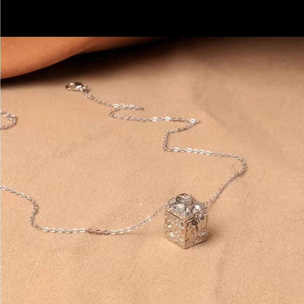NEW Carved Openable Magic Box Pendant Necklace - Picture 10 of 12